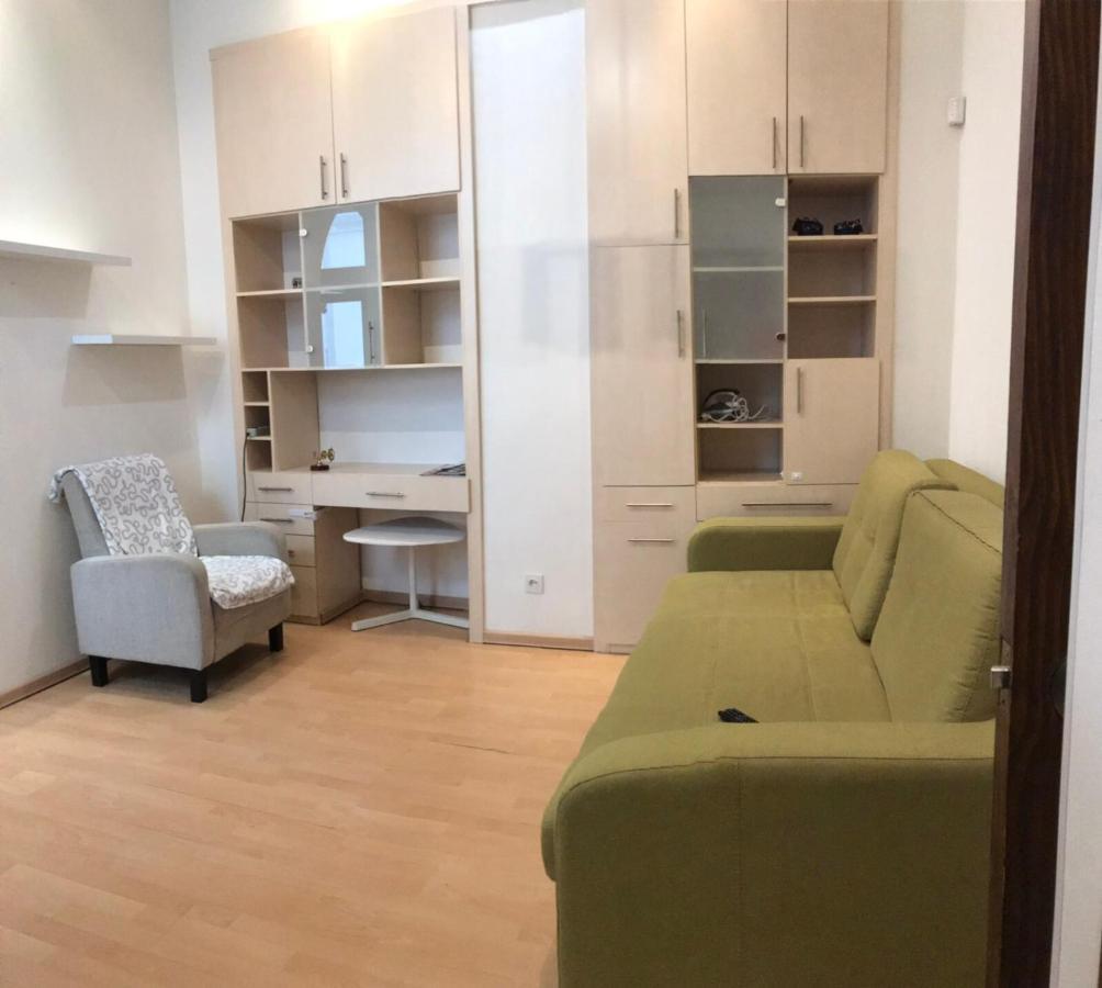 أوديسا Apartment Near Deribasovskaya المظهر الخارجي الصورة
